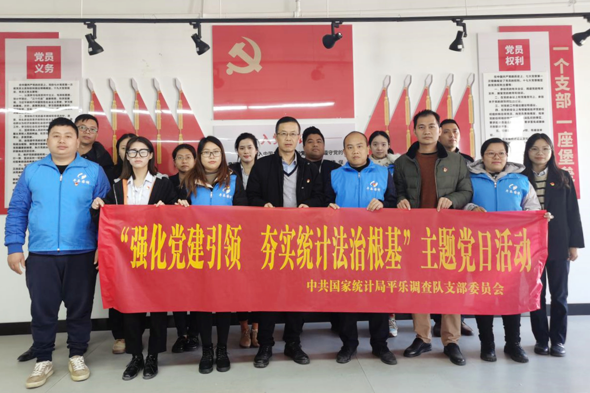 憲法宣傳進(jìn)企業(yè)，法治護(hù)航促發(fā)展.jpg